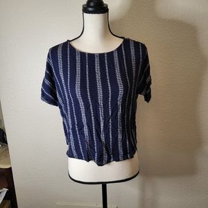 I love it blouse size M blue and white